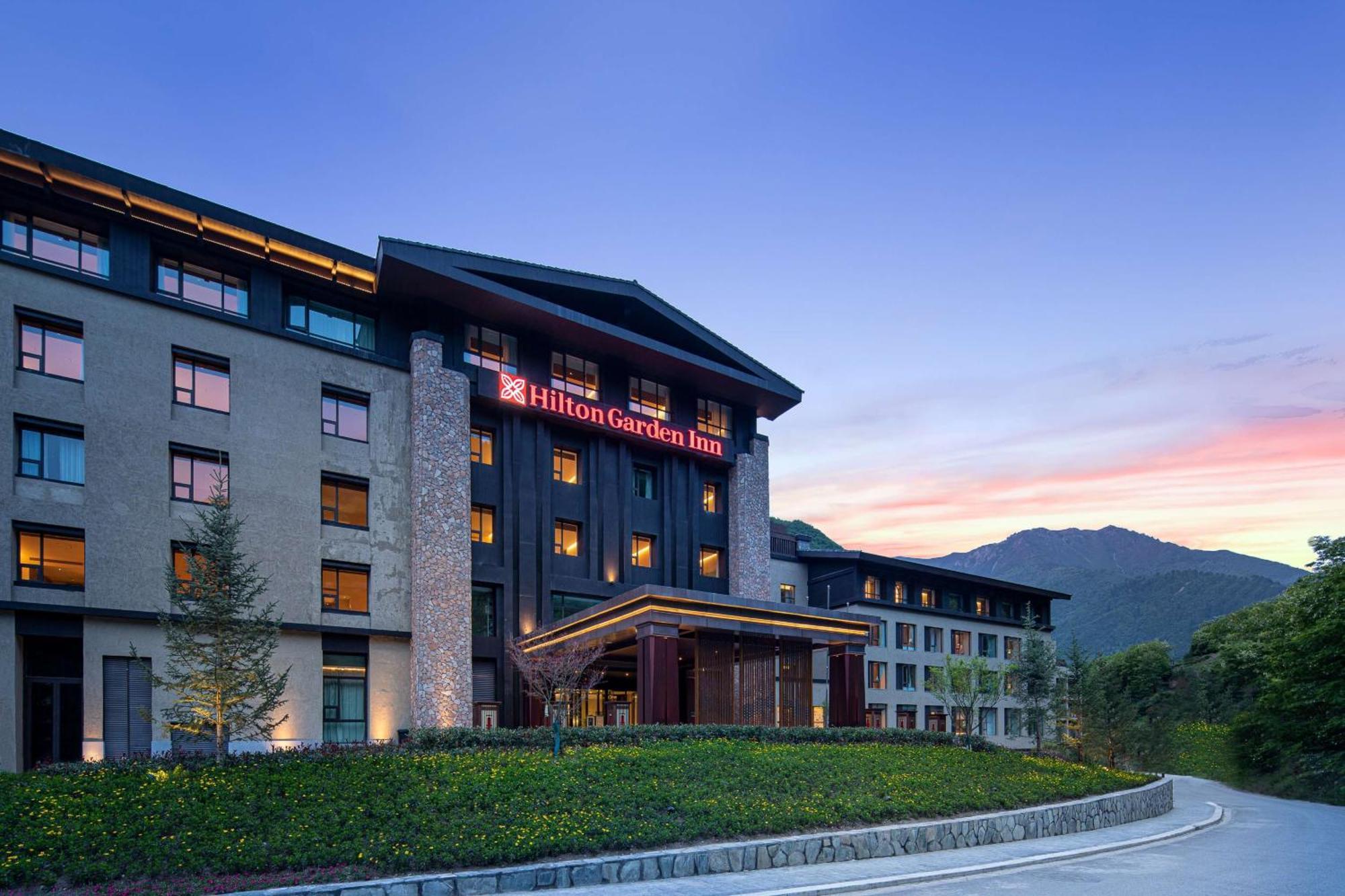 Hilton Garden Inn Jiuzhaigou Exterior photo