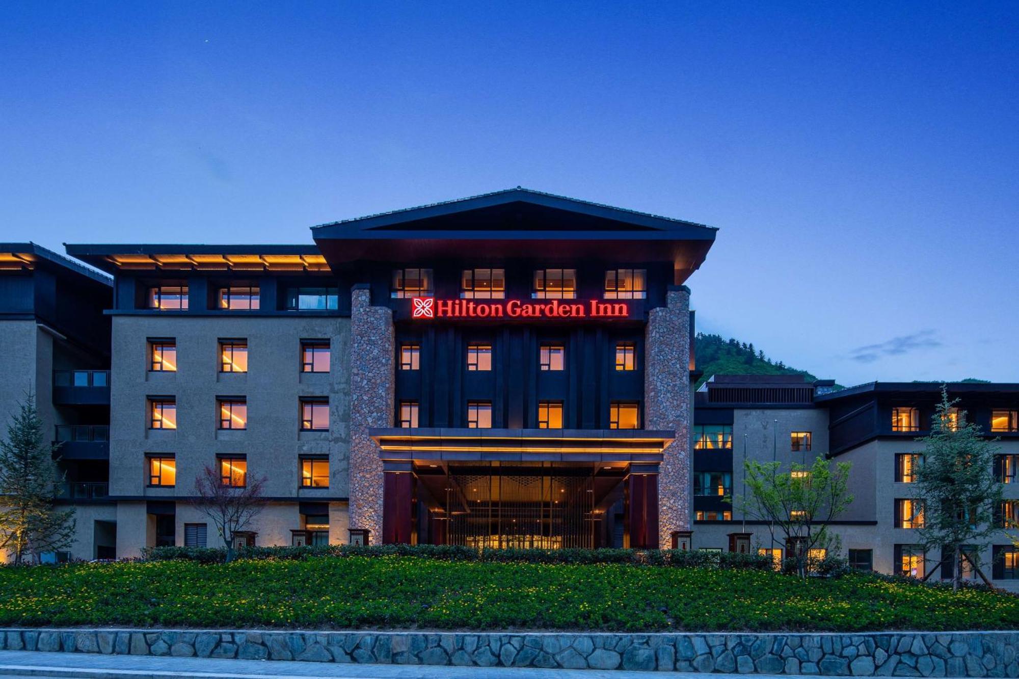 Hilton Garden Inn Jiuzhaigou Exterior photo